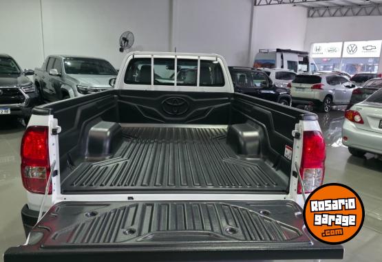 Camionetas - Toyota Hilux Cabina Simple 2025 Diesel  - En Venta