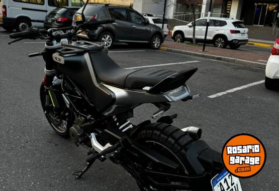 Motos - Husqvarna Svartpilen 401 2021 Nafta 2500Km - En Venta