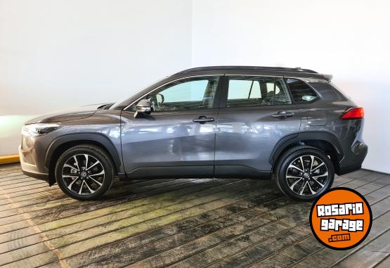 Autos - Toyota COROLLA CROSS SEG CVT 2022 Nafta 61231Km - En Venta