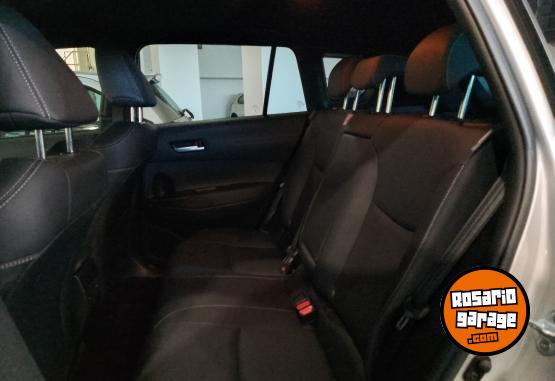 Autos - Toyota COROLLA CROSS SEG CVT 2023 Nafta 10042Km - En Venta