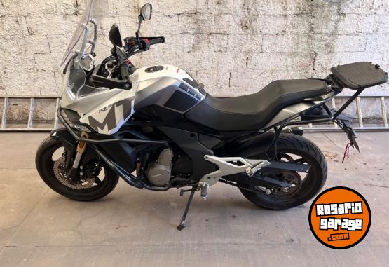 Motos - CF Mt 650 2022 Nafta 11000Km - En Venta