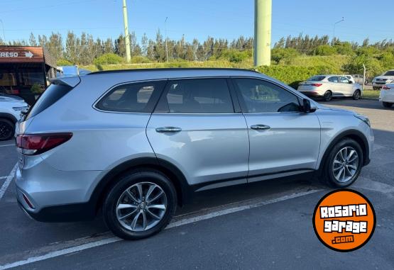 Camionetas - Hyundai Santa Fe 2019 Diesel 105000Km - En Venta