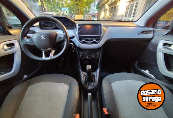 Autos - Peugeot 208 allure 2015 Nafta 118000Km - En Venta