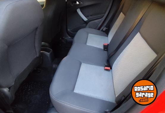 Autos - Peugeot 208 allure 2015 Nafta 118000Km - En Venta