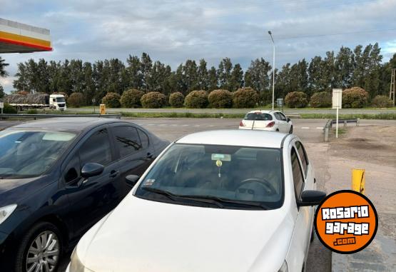 Autos - Volkswagen Voyage 2011 Nafta 195000Km - En Venta