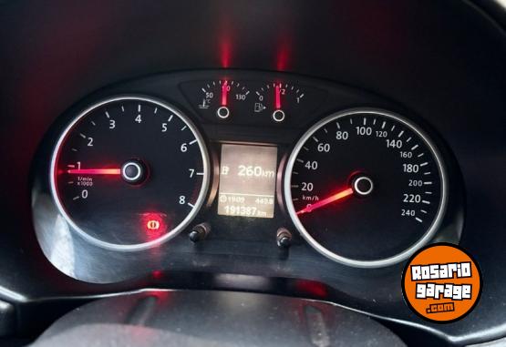 Autos - Volkswagen Voyage 2011 Nafta 195000Km - En Venta