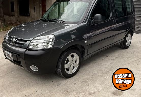 Utilitarios - Peugeot Partner Patagonica vtc pl 2015 Nafta 93000Km - En Venta