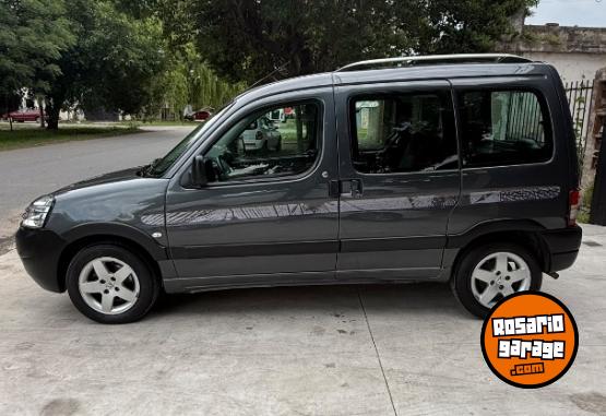 Utilitarios - Peugeot Partner Patagonica vtc pl 2015 Nafta 93000Km - En Venta