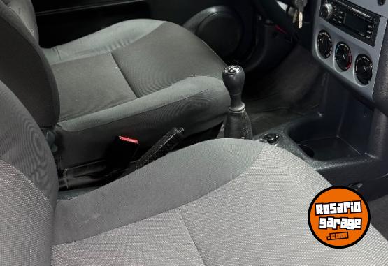 Utilitarios - Peugeot Partner Patagonica vtc pl 2015 Nafta 93000Km - En Venta