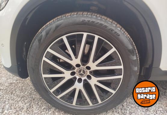 Camionetas - Mercedes Benz GLC 300 OFFROAD 4MATIC 2020 Nafta 80000Km - En Venta