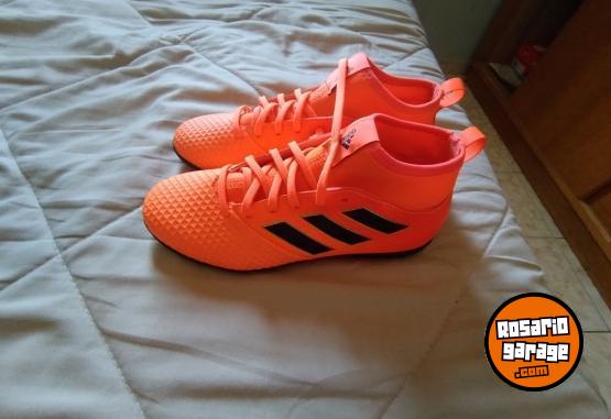 Deportes - VENDO BOTINES FUTBOL 5 - En Venta