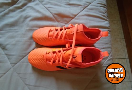 Deportes - VENDO BOTINES FUTBOL 5 - En Venta