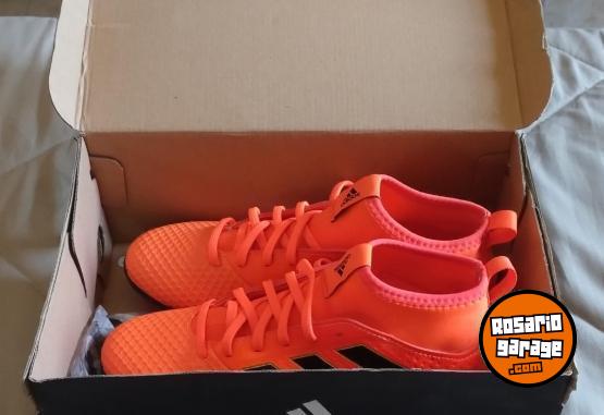 Deportes - VENDO BOTINES FUTBOL 5 - En Venta