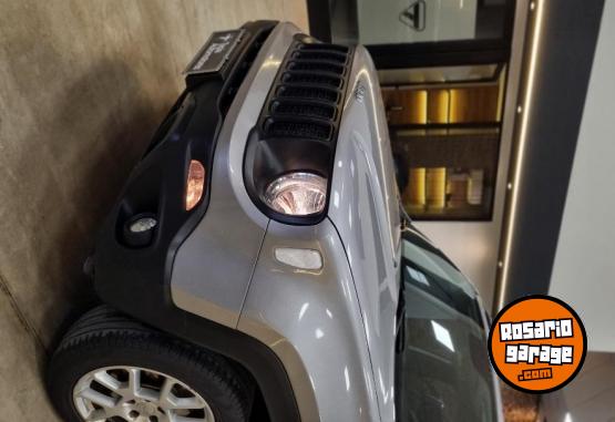 Camionetas - Jeep JEEP RENEGADE SPORT 1.8L 2020 Nafta 65000Km - En Venta