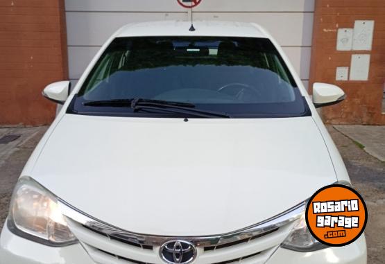 Autos - Toyota ETIOS XLS 2015 Nafta 99900Km - En Venta
