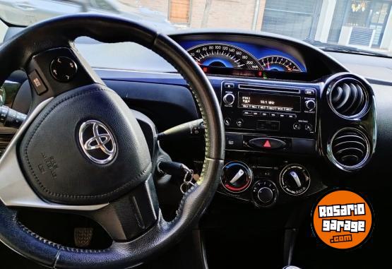 Autos - Toyota ETIOS XLS 2015 Nafta 99900Km - En Venta