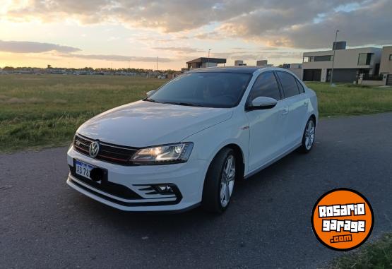Autos - Volkswagen Vento GLI DSG 2017 Nafta 137000Km - En Venta