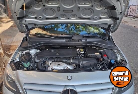 Autos - Mercedes Benz B200 2014 Nafta 106000Km - En Venta