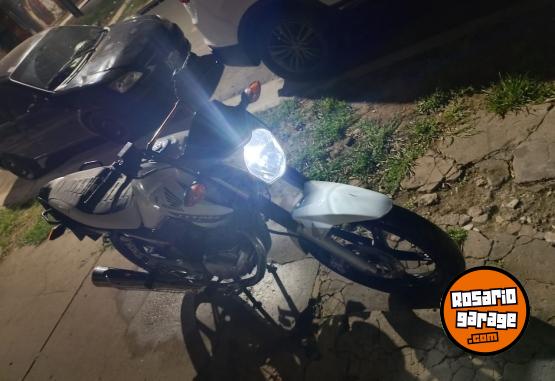 Motos - Honda 150 2016 Nafta 42000Km - En Venta