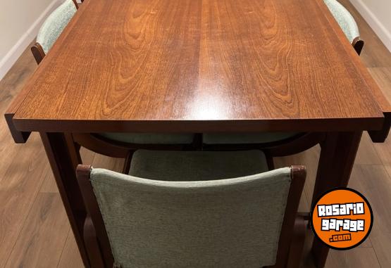 Hogar - Mesa de madera de cedro con 6 sillas - En Venta
