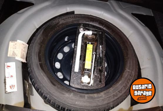 Autos - Volkswagen Vento 2.5 luxury 170 cv 2009 GNC 146000Km - En Venta