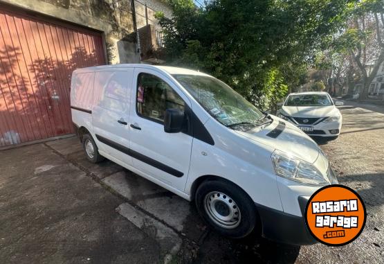 Utilitarios - Peugeot Expert 2016 Diesel 231000Km - En Venta