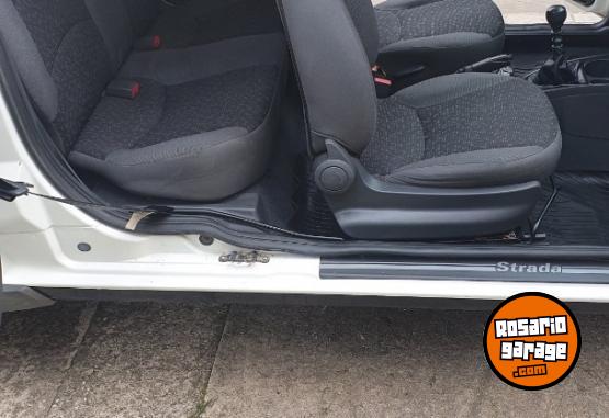 Camionetas - Fiat STRADA 2015 Diesel 215000Km - En Venta