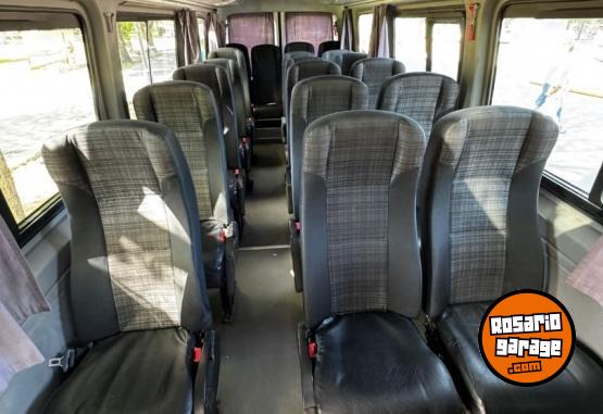 Utilitarios - Mercedes Benz Sprinter 515 19+1 Minibus 2017 Diesel 520000Km - En Venta
