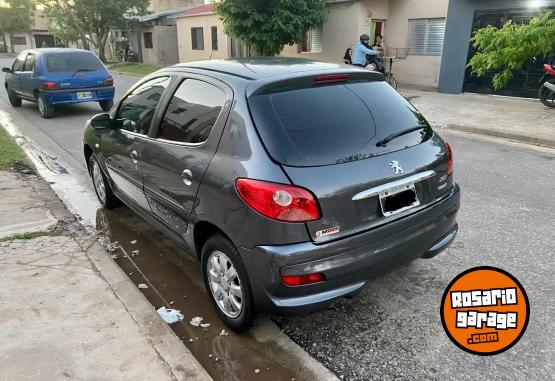 Autos - Peugeot Compact 2010 Nafta 200Km - En Venta