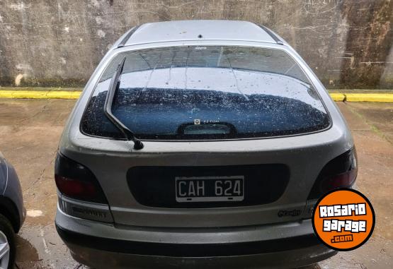 Autos - Renault Megane 1998 Nafta 160000Km - En Venta