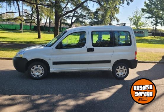 Utilitarios - Peugeot PARTNER PATAGONICA 2021 Diesel 68000Km - En Venta