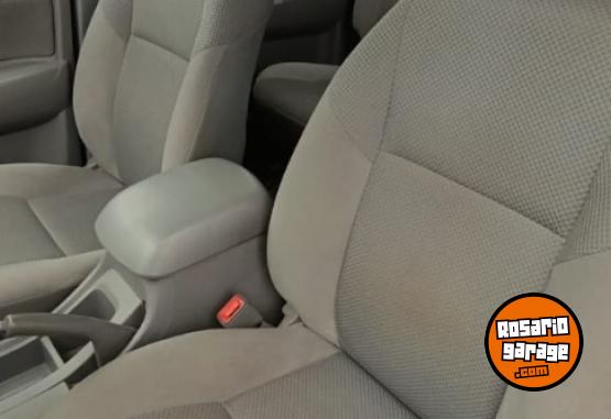 Camionetas - Toyota HILUX SRV 2009 Diesel 146230Km - En Venta