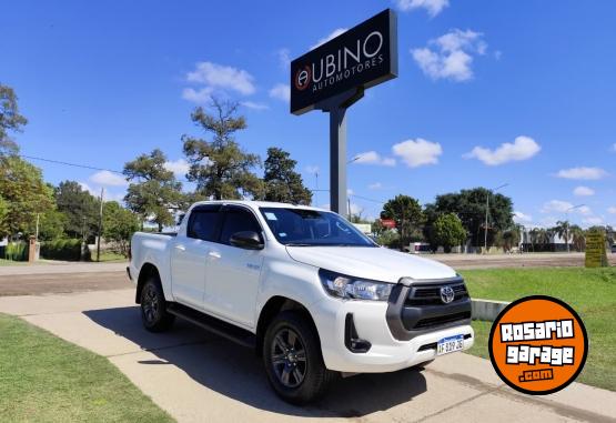Camionetas - Toyota Hilux DC SR 2.4 TDI MT 2023 Diesel 55880Km - En Venta