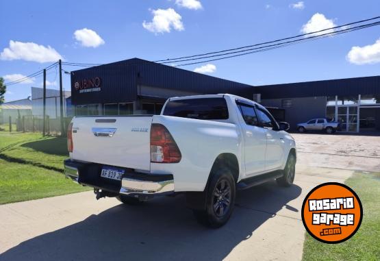 Camionetas - Toyota Hilux DC SR 2.4 TDI MT 2023 Diesel 55880Km - En Venta