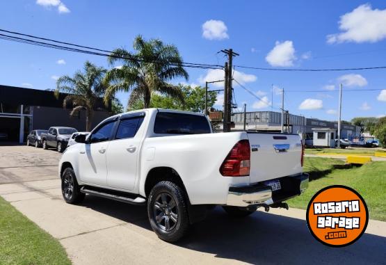 Camionetas - Toyota Hilux DC SR 2.4 TDI MT 2023 Diesel 55880Km - En Venta