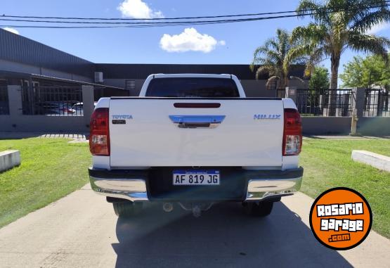 Camionetas - Toyota Hilux DC SR 2.4 TDI MT 2023 Diesel 55880Km - En Venta