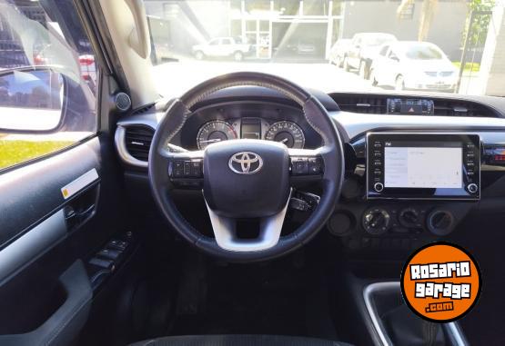 Camionetas - Toyota Hilux DC SR 2.4 TDI MT 2023 Diesel 55880Km - En Venta
