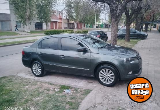 Autos - Volkswagen Voyage higlinne 2016 GNC 106000Km - En Venta