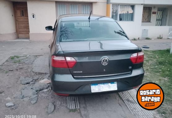 Autos - Volkswagen Voyage higlinne 2016 GNC 106000Km - En Venta