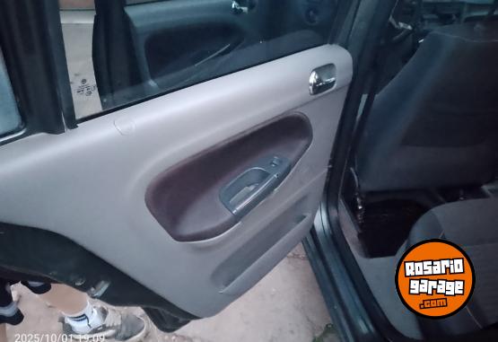 Autos - Volkswagen Voyage higlinne 2016 GNC 106000Km - En Venta