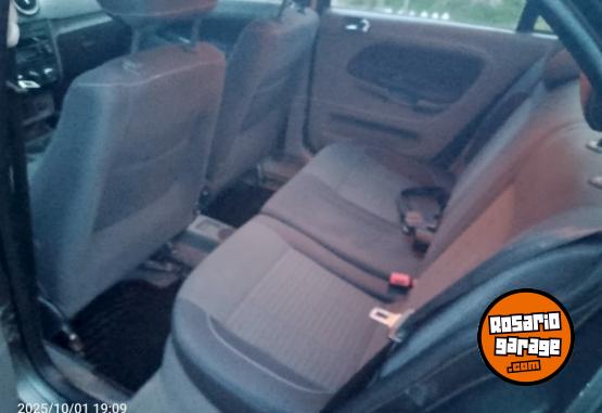 Autos - Volkswagen Voyage higlinne 2016 GNC 106000Km - En Venta