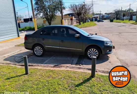 Autos - Volkswagen Voyage higlinne 2016 GNC 106000Km - En Venta