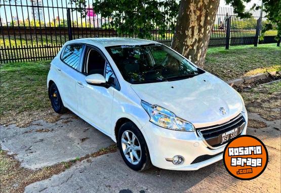Autos - Peugeot 208 2014 Nafta 115000Km - En Venta