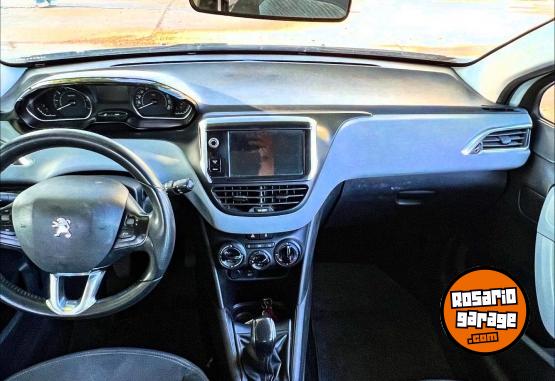 Autos - Peugeot 208 2014 Nafta 115000Km - En Venta