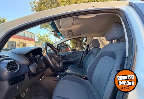 Autos - Fiat Punto Attractive 1.4 2014 GNC 170000Km - En Venta