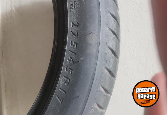 Accesorios para Autos - Oportunidad!! Vendo cubierta Dunlop sportmaxx rt 225/45/R17 - En Venta