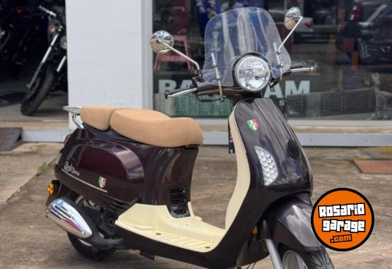 Motos - Motomel STRATO EURO 150 2023 Nafta 2500Km - En Venta