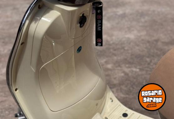 Motos - Motomel STRATO EURO 150 2023 Nafta 2500Km - En Venta