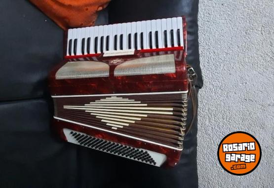Instrumentos Musicales - Acordeon Fratti Hermosa 120 bajos - En Venta