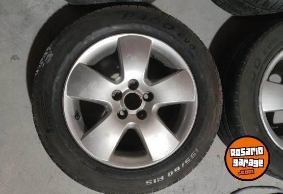 Accesorios para Autos - Llantas 15 Volkswagen Bora. $300.000 las 4. NO BAJO PRECIO - En Venta